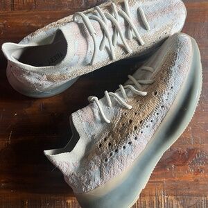 Men's Yeezy Tennis Shoes